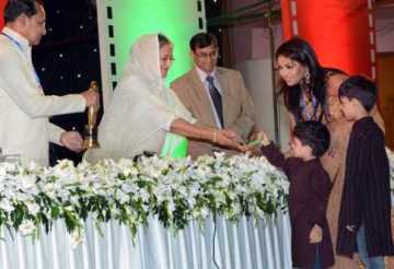 সেরা ছবি \\\'উত্তরের সুর\\\', নির্মাতা হুমায়ূন আহমেদ